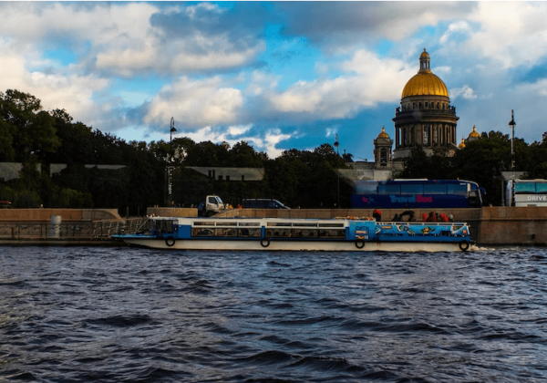 Петербуржцы пытаются предотвратить строительство Дворца бракосочетания на «Рожке»
