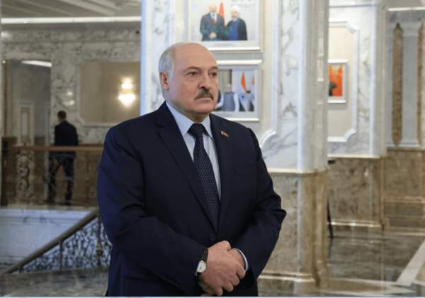Лукашенко поблагодарил Путина после осмотра портового хозяйства в Бронке